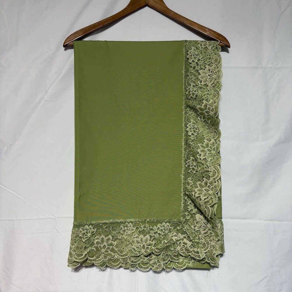 Vintage 1960s 59"X89" Tablecloth Avocado Green Floral Lace Trim Christmas Granny